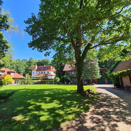 4 Sterne-Haus Am See Варен Экстерьер фото