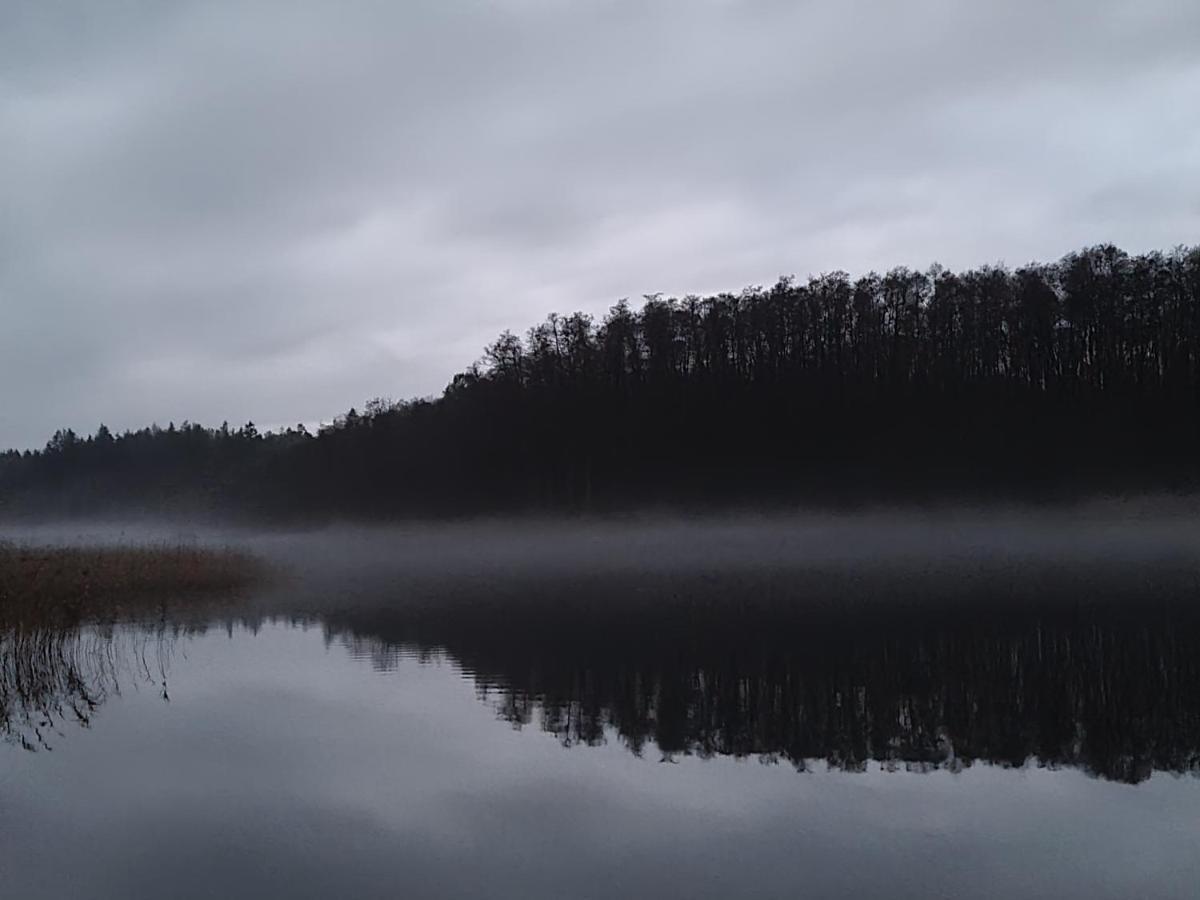 4 Sterne-Haus Am See Варен Экстерьер фото
