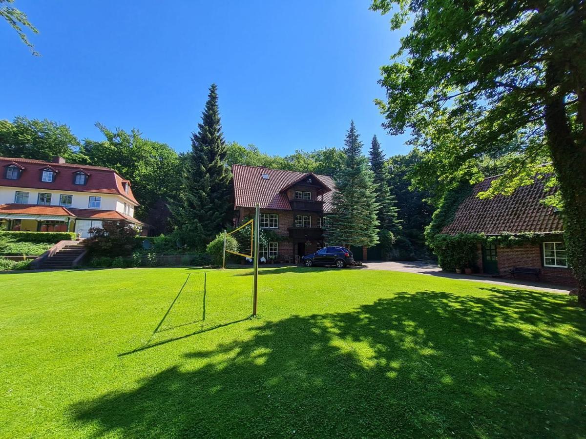 4 Sterne-Haus Am See Варен Экстерьер фото