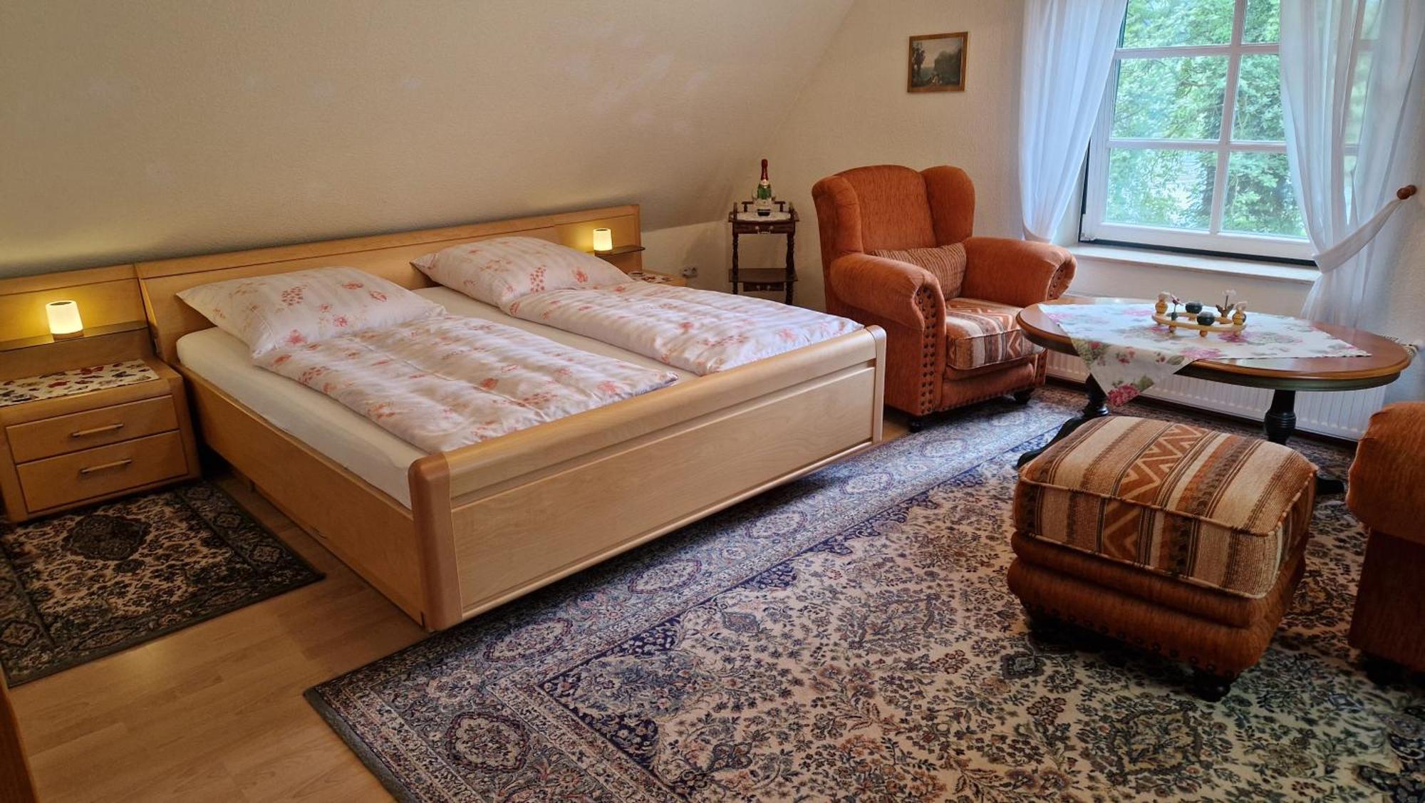 4 Sterne-Haus Am See Варен Экстерьер фото